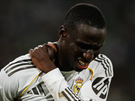 Mendy ficará longe dos gramados por até 5 meses