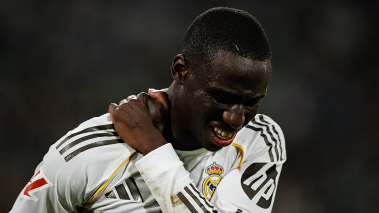Mendy passa por cirurgia e recebe prazo preocupante para retorno no Real Madrid. Foto: IMAGO / Ball Raw Images