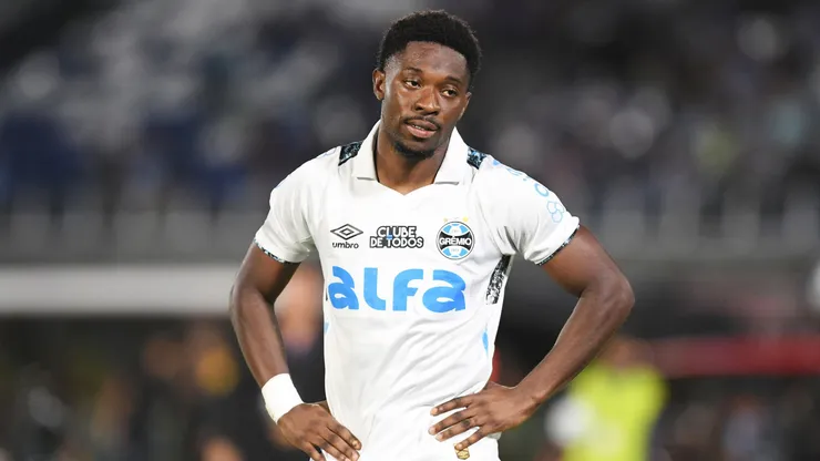Amuzu em jogo do Grêmio