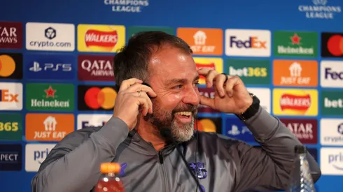 Hansi Flick tem contrato em vigor com o Barcelona