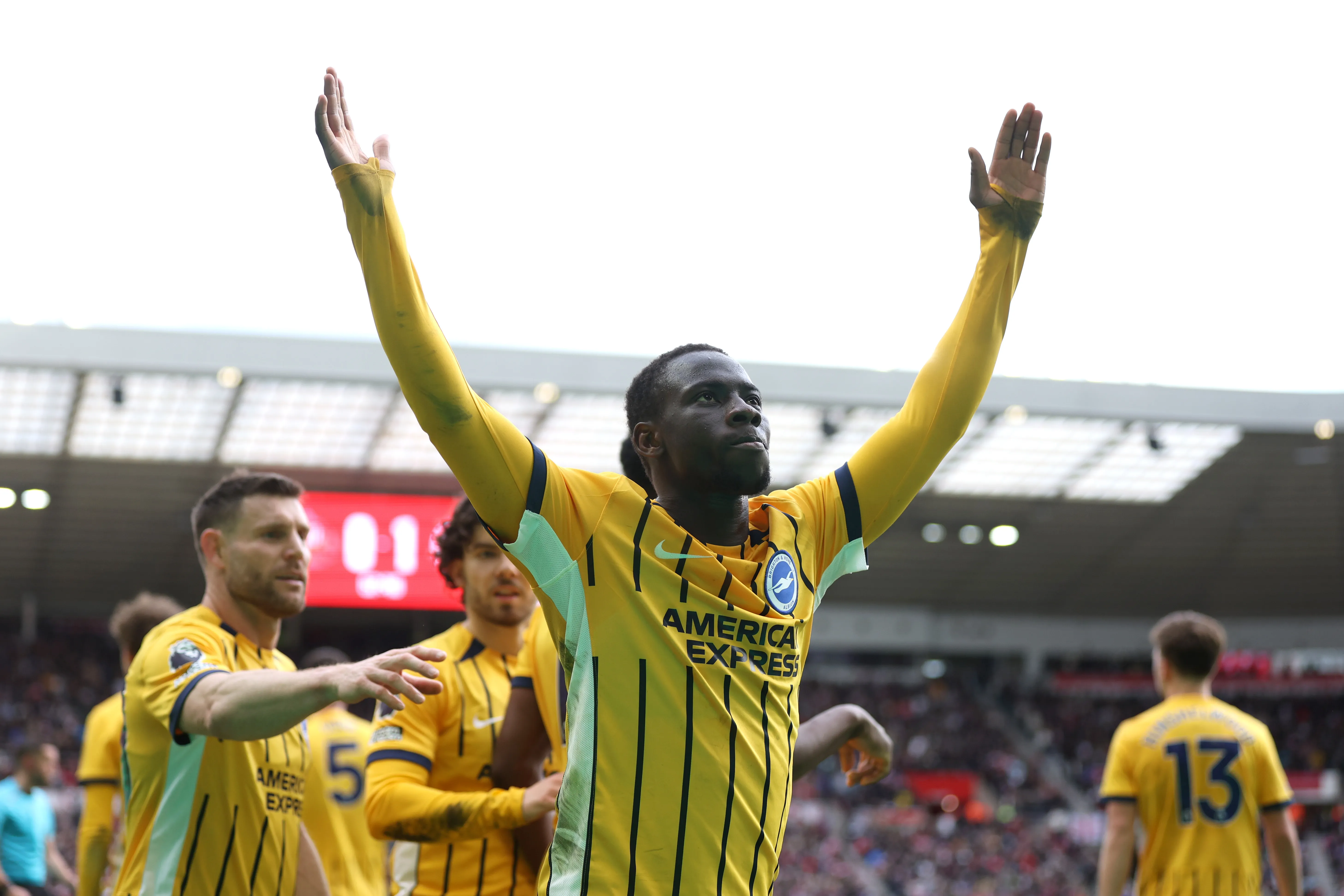 Minteh em campo pelo Brighton (Foto: George Wood/Getty Images)