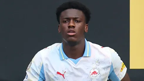 Joane Gadou é anunciado pelo Borussia Dortmund após transferência do RB Salzburg. Foto: Michael Reaves/Getty Images