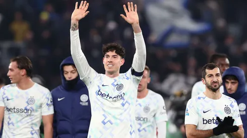 Futuro de Bastoni após rumores envolvendo o interesse do Barcelona. Foto: Marco Luzzani/Getty Images