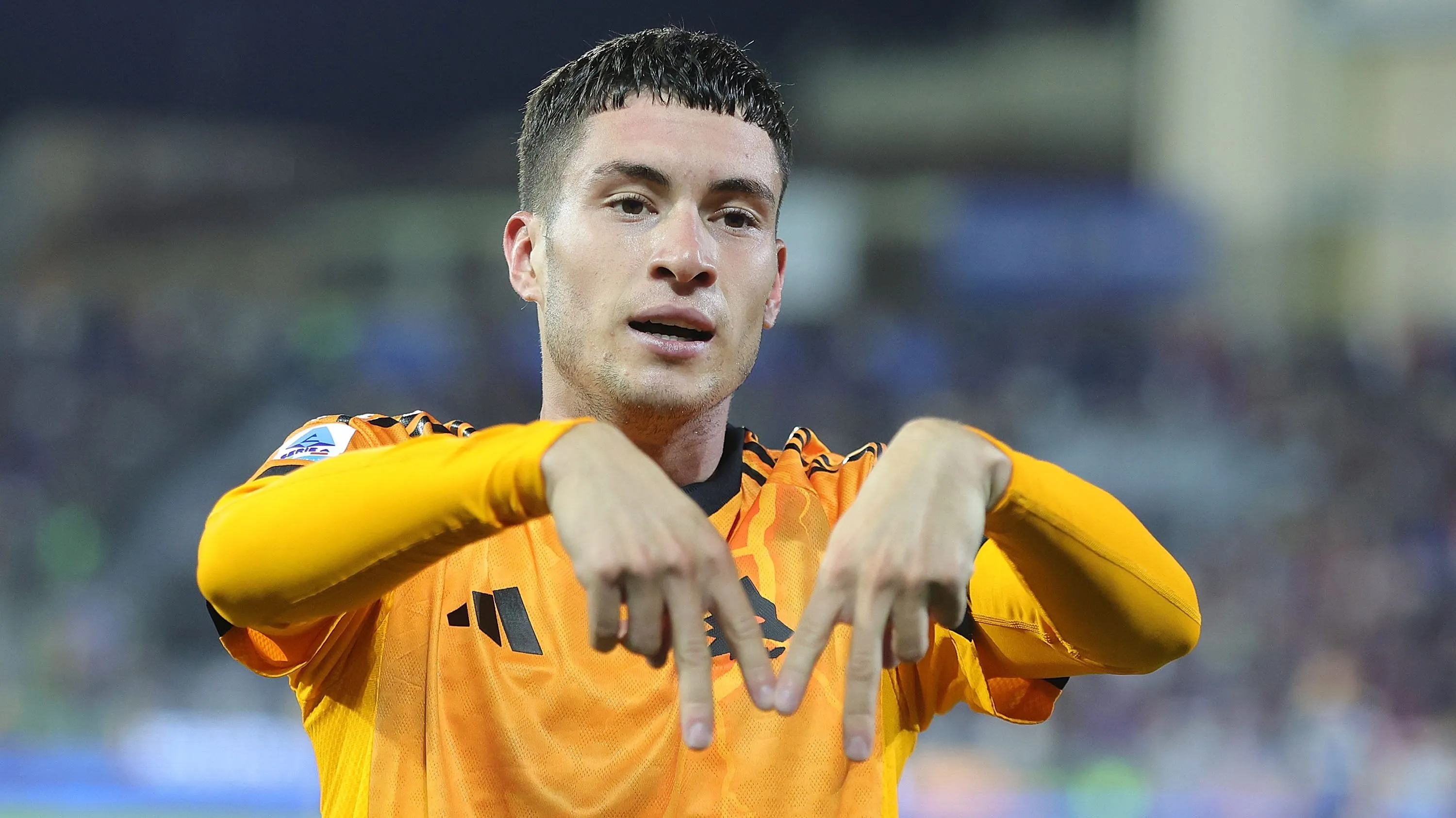 Matías Soulé, alvo do Liverpool, em jogo da Roma. Foto: Gabriele Maltinti/Getty Images