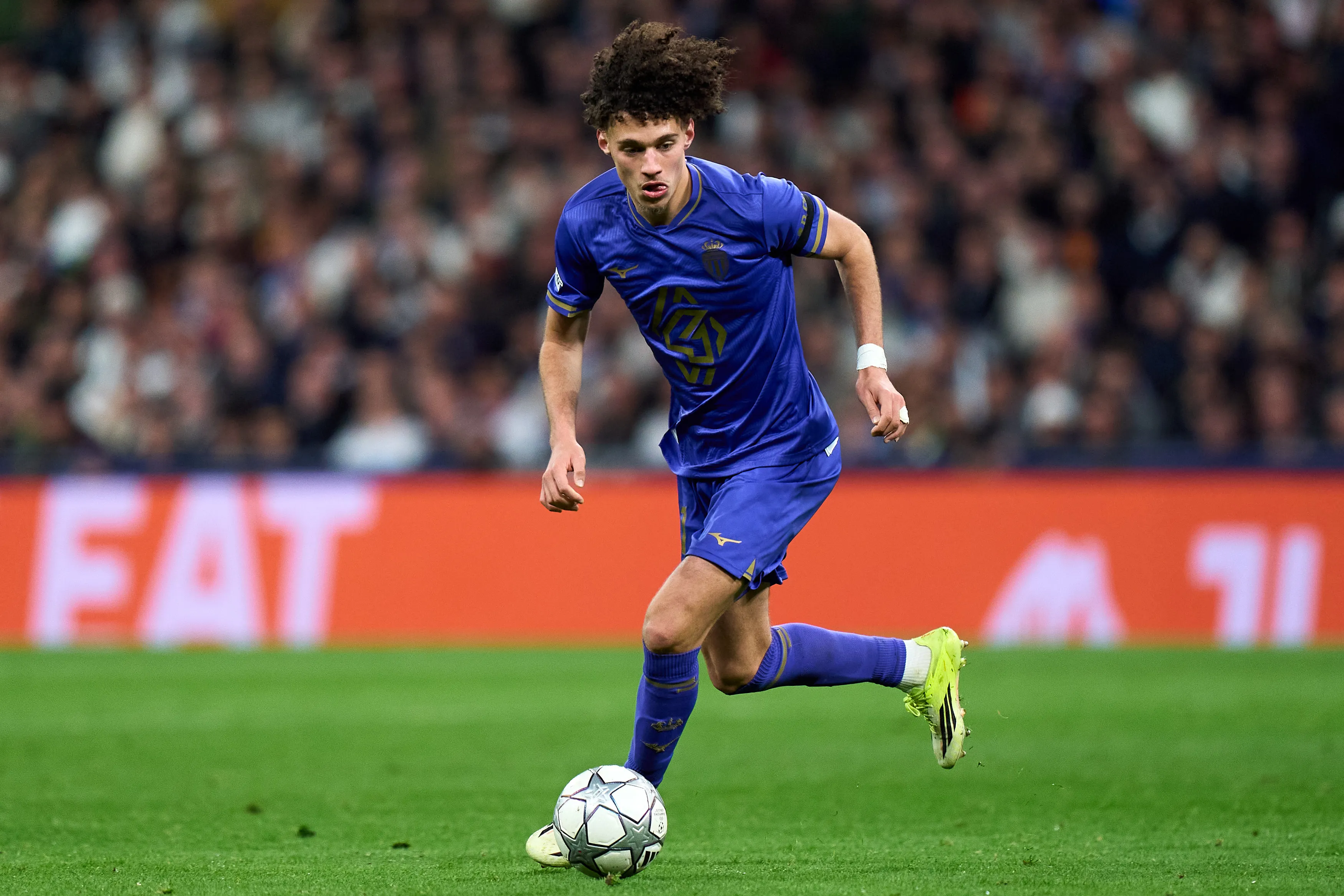 Maghnes Akliouche durante jogo da Champions. (Photo by Angel Martinez/Getty Images)
