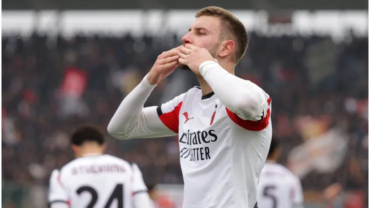 Chelsea entra na briga por Pavlovic. Foto: Francesco Scaccianoce/Getty Images