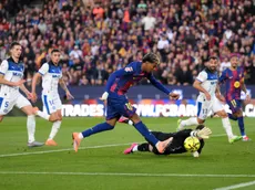 Barcelona encara o Alavés em busca dos 100 pontos