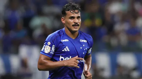 Kaiki Bruno em jogo do Cruzeiro. (Foto: Gilson Lobo/AGIF)