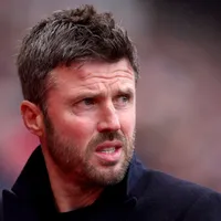 Michael Carrick deve seguir no comando do United
