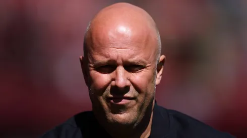 O Liverpool não tem a intenção de realizar uma reunião para demitir o técnico Arne Slot ao final da temporada. Foto: IMAGO / Sportimage