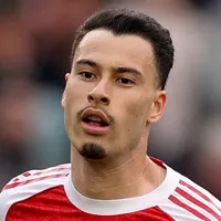 Arsenal planeja negociar até oito jogadores após vice na Champions