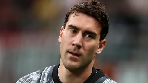 Dusan Vlahovic durante aquecimento pela Juventus. (Photo by Marco Luzzani/Getty Images)