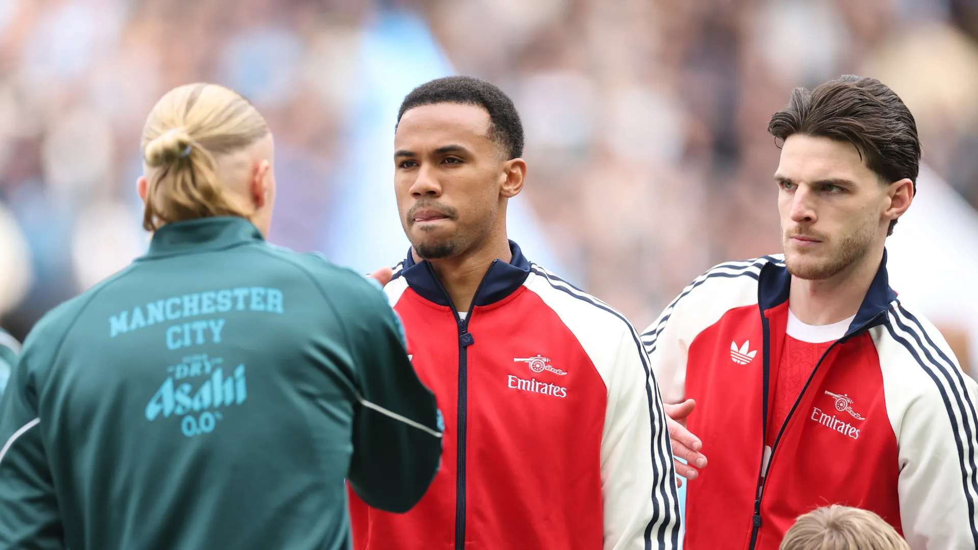 Gabriel Magalhães, Rice e Haaland antes de jogo na Premier League