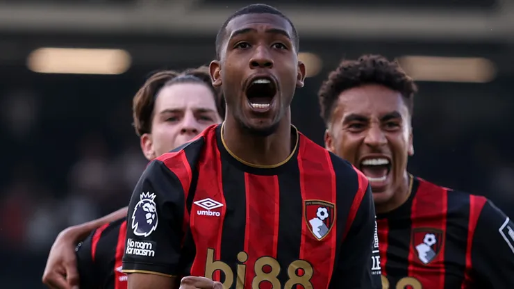 Rayan celebrando uma vitória do Bournemouth. Foto: Ryan Pierse/Getty Images