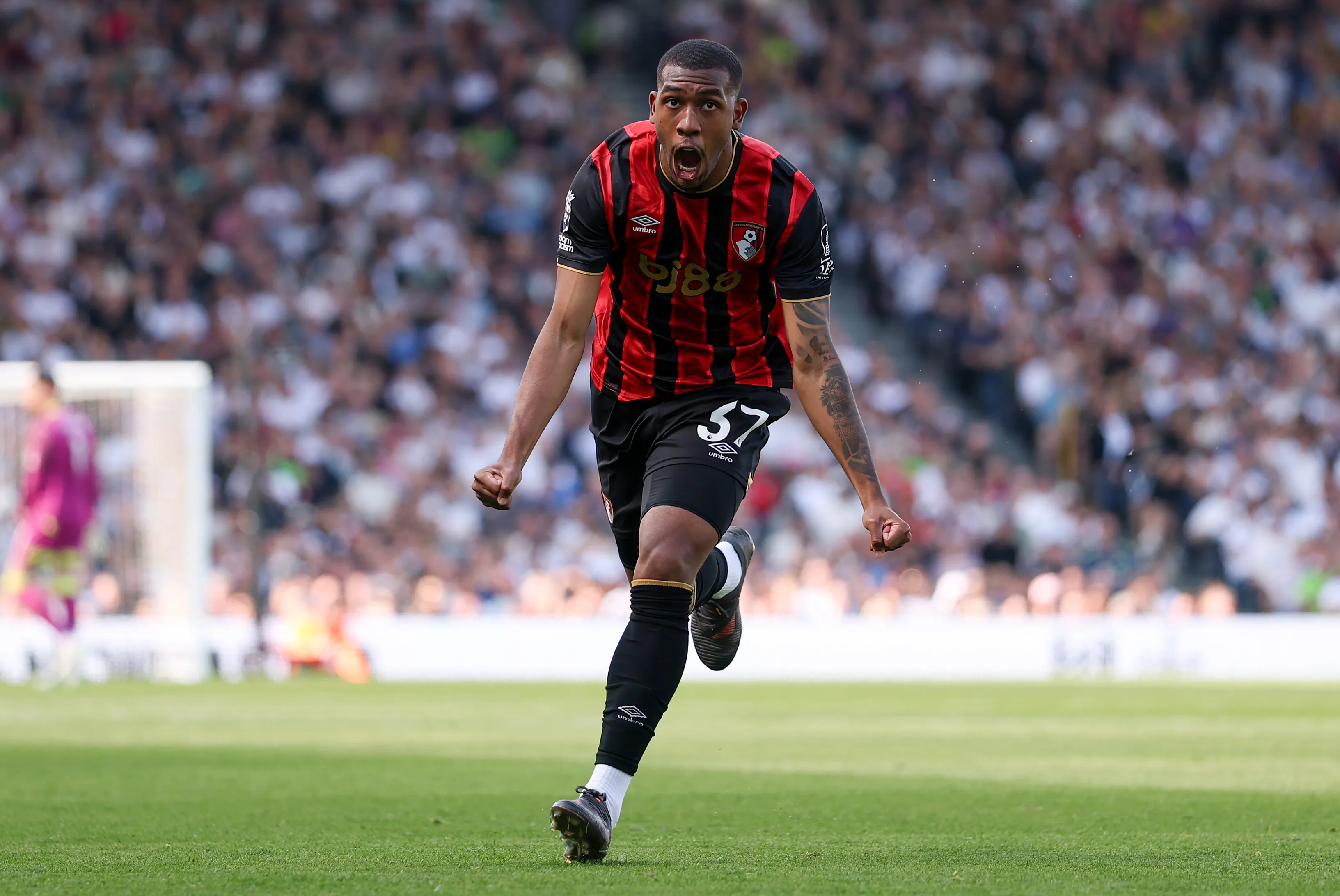 Rayan comemorando um gol pelo Bournemouth (Foto: Ryan Pierse/Getty Images)