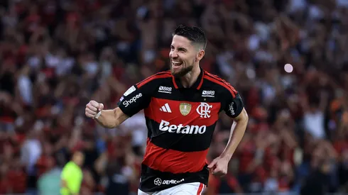 Jorginho comemorando gol pelo Flamengo