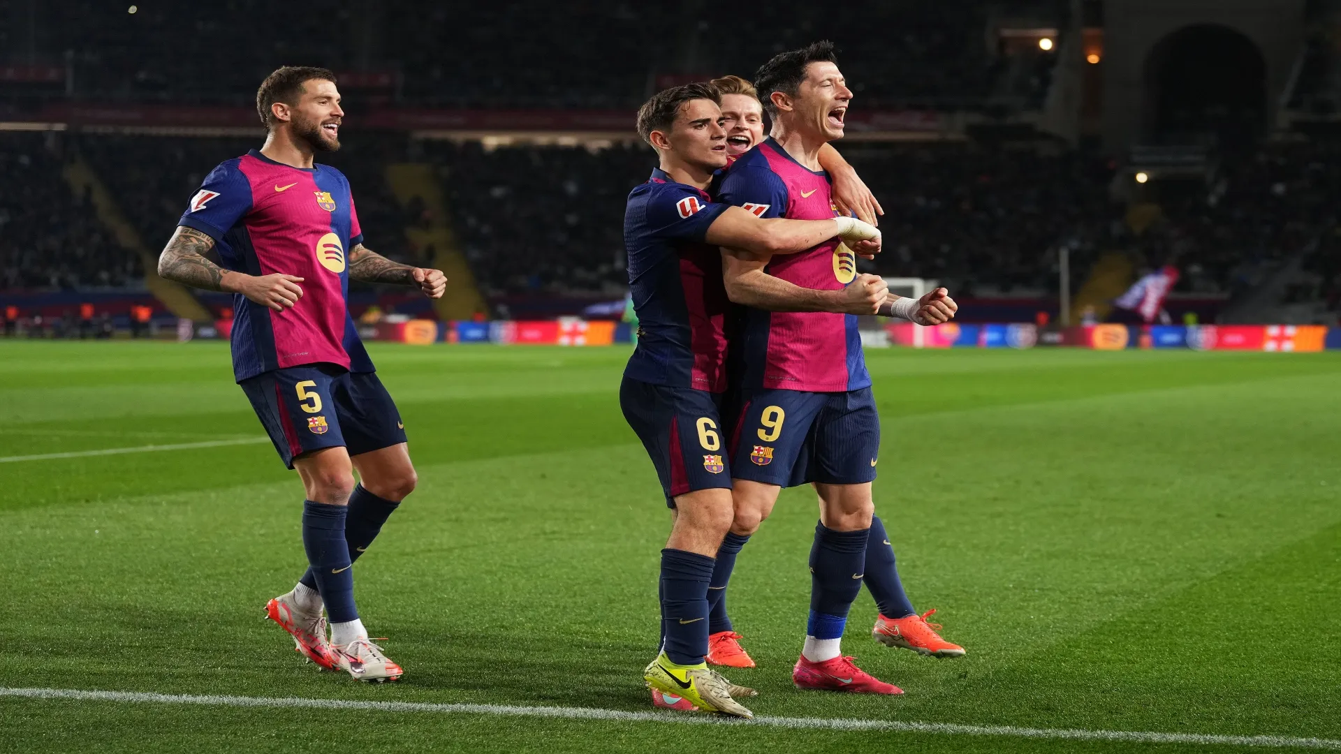 Lewandowski&nbsp;em partida do Barcelona contra o Rayo Vallecano em LaLiga – Alex Caparros/Getty Images
