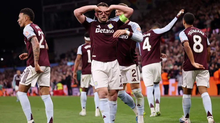 O capitão McGinn marcou duas vezes para o Aston Villa na semifinal da Europa League.