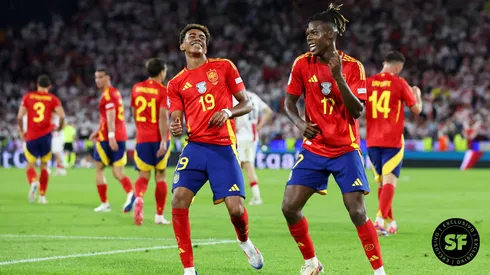 Lamine Yamal e Nico Williams comemorando em jogo da Seleção da Espanha - (Alex Grimm/Getty Images)