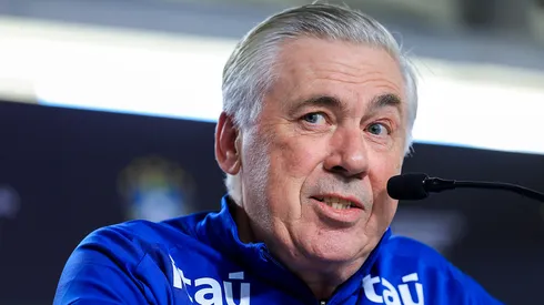 O técnico da Seleção Brasileira, Carlo Ancelotti, em entrevista (Buda Mendes/Getty Images)
