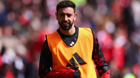 Bruno Fernandes aquecendo antes de jogo do Manchester United