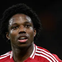 Tyrell Malacia tem dispensa confirmada pelo United