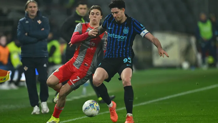 O zagueiro Bastoni em jogo da Inter de Milão (Marco M. Mantovani/Getty Images)