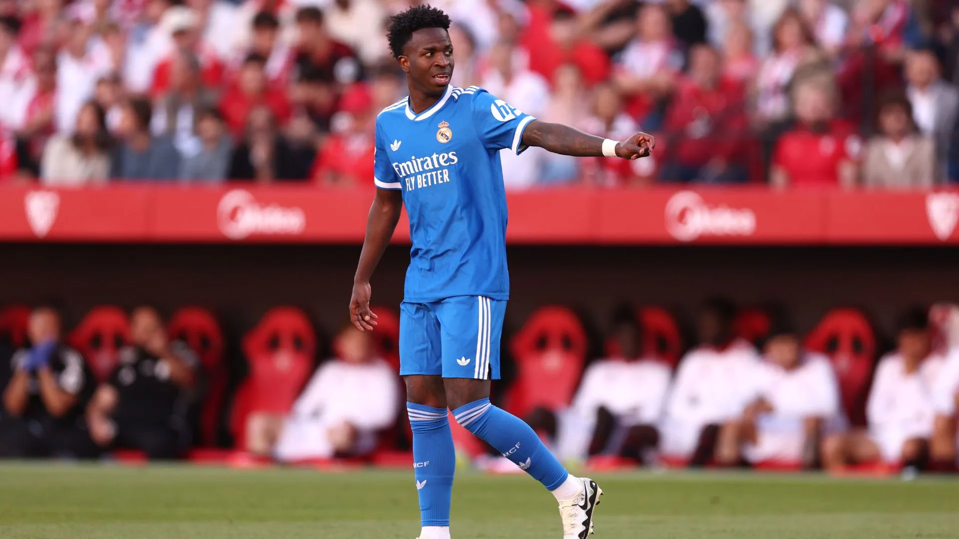 Vini Jr. no jogo entre Sevilla e Real Madrid