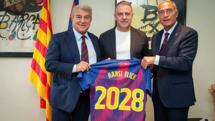 Hansi Flick e Barcelona renovaram o contrato