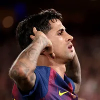 Hansi Flick confia na permanência de Cancelo no Barça