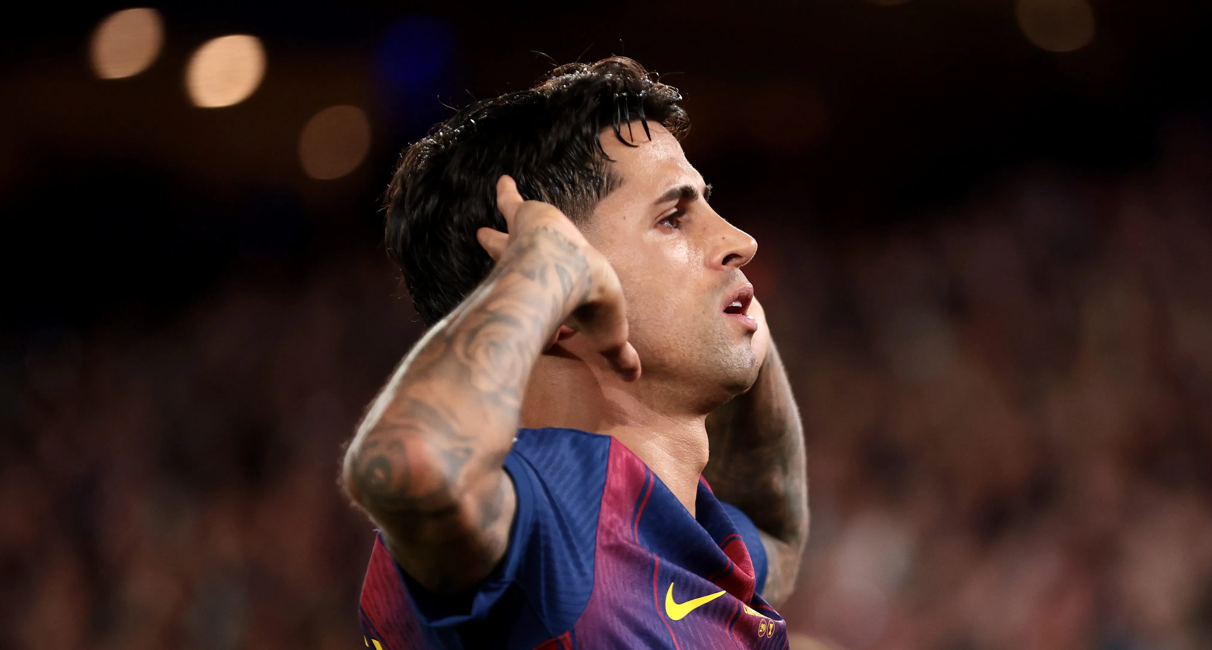 Cancelo comemorando pelo Barcelona