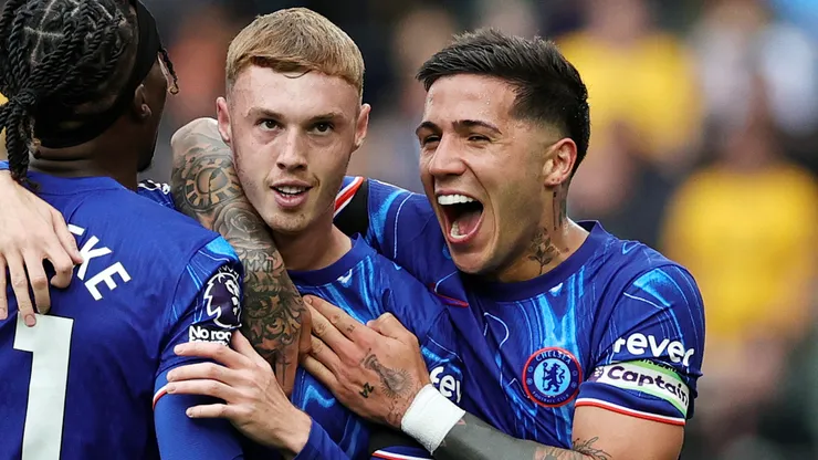 Jogadores do Chelse aparecem comemorando um gol. Foto: David Rogers/Getty Images
