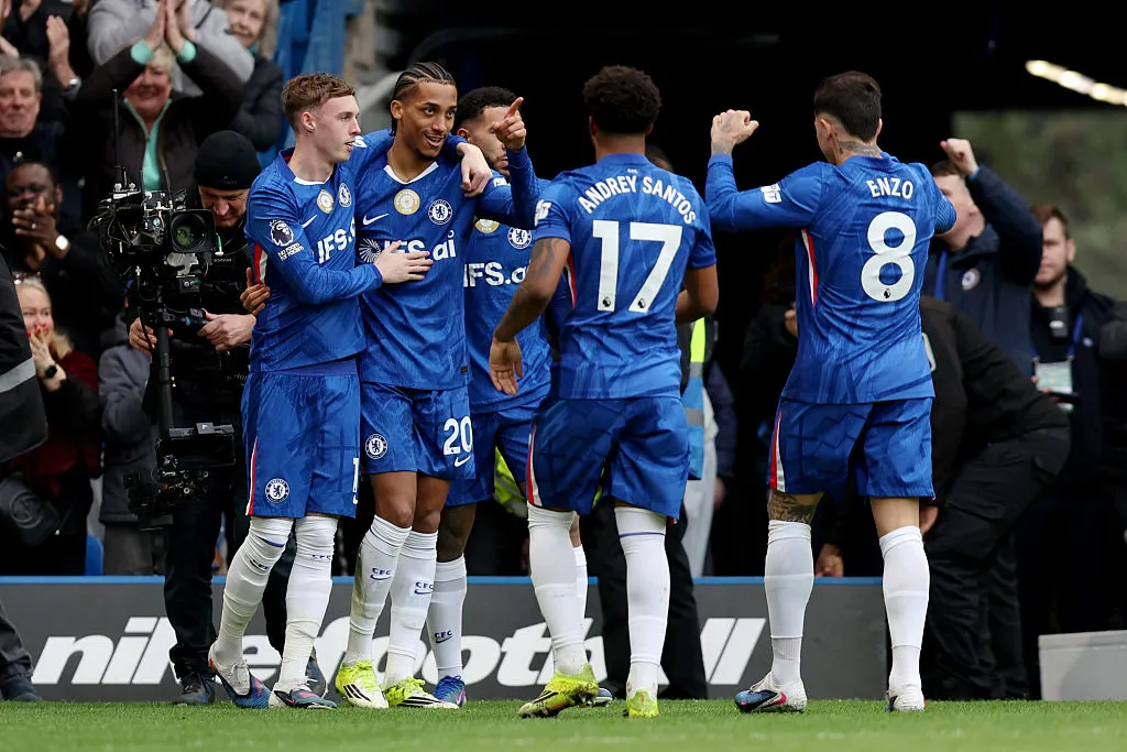 Segundo o TEAMtalk e The Mirror, Enzo Maresca gostaria de levar ao Manchester City quatro jogdores do Chelsea (Foto:  Jasper Wax/Getty Images)