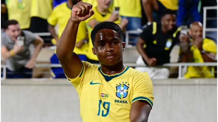 Endrick durante partida pela Seleção Brasileira. Foto: Julio Aguilar/Getty Images