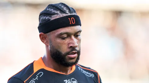 Depay em jogo do Corinthians