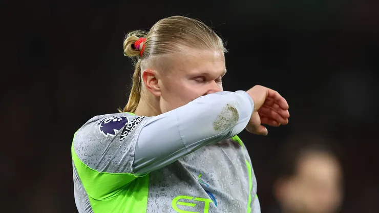 Haaland lamenta lance em jogo do Manchester City