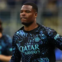 Liverpool avança por Denzel Dumfries, da Inter de Milão