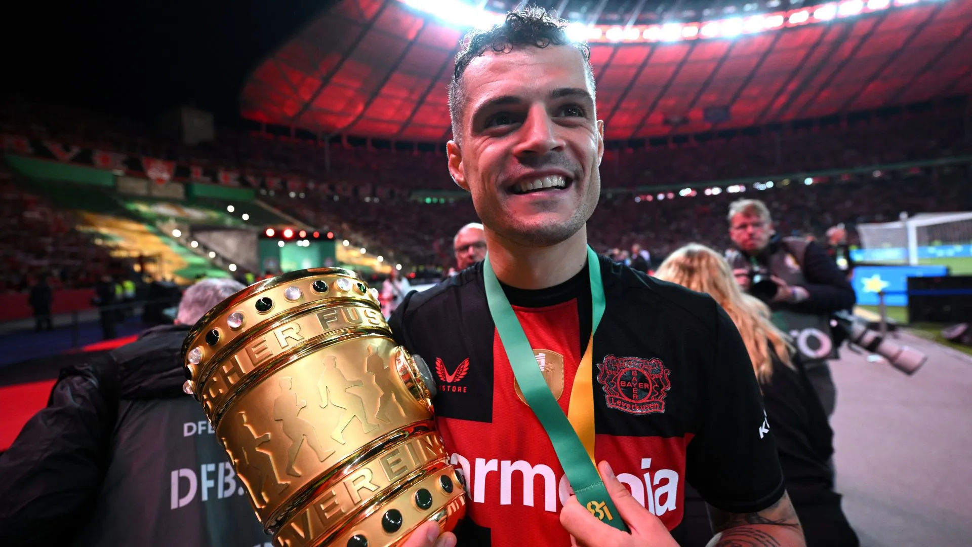 Xhaka foi campeão pelo Bayer Leverkusen (foto: Stuart Franklin/Getty Images)
