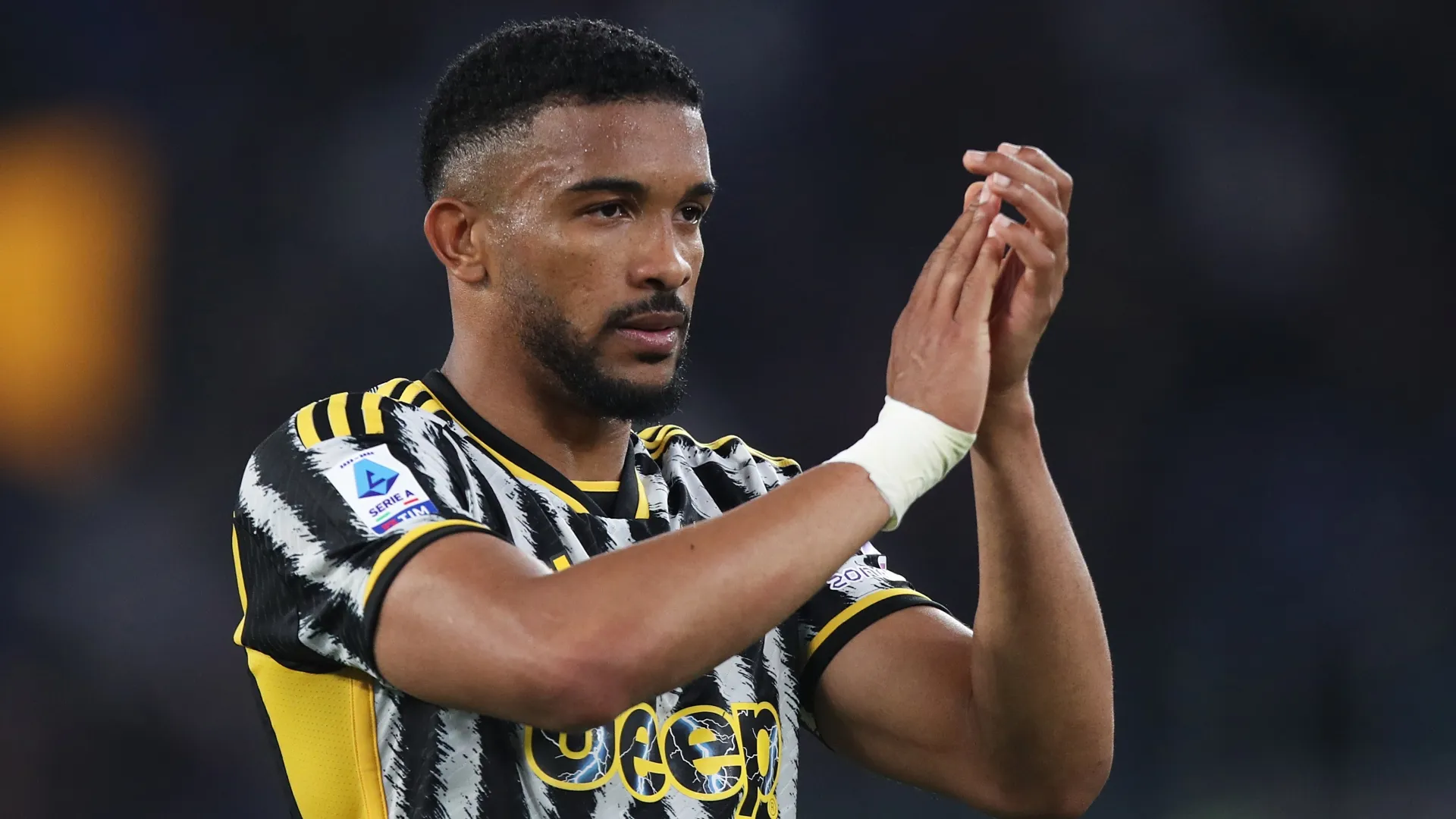 O zagueiro Bremer, alvo do Manchester United, em jogo da Juventus (Paolo Bruno/Getty Images)