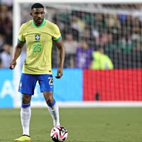 Manchester United e Liverpool miram contratação do zagueiro Bremer