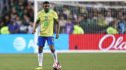 O zagueiro Bremer em jogo da Seleção Brasileira (Omar Vega/Getty Images)