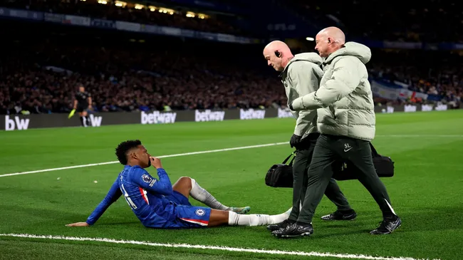 Estêvão se lesionou em Chelsea x Manchester United – Julian Finney/Getty Images