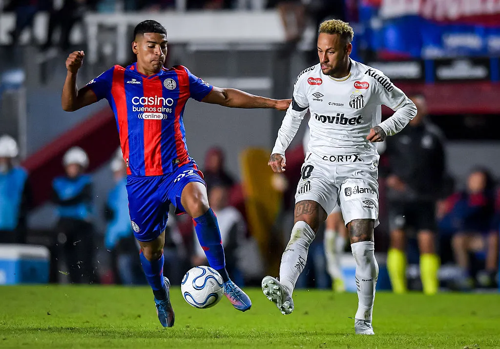 San Lorenzo x Santos. Neymar não deve ser relacionado para esse jogo por estar sentindo dores na panturrilhaa (Foto: Marcelo Endelli/Getty Images)