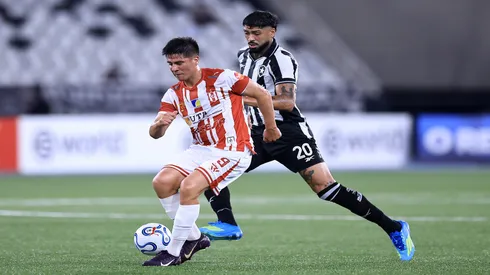 Independiente Petrolero e Botafogo no jogo de ida da Sul-Americana - Buda Mendes/Getty Images