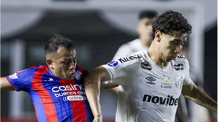 Santos abre mão de domínio do jogo e sofre empate do San Lorenzo (Photo by Ricardo Moreira/Getty Images)