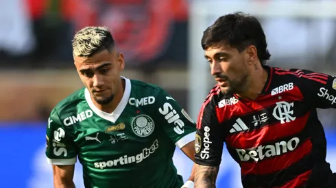 Arrascaeta e Andreas Pereira. (Photo by Rodrigo Valle/Getty Images)