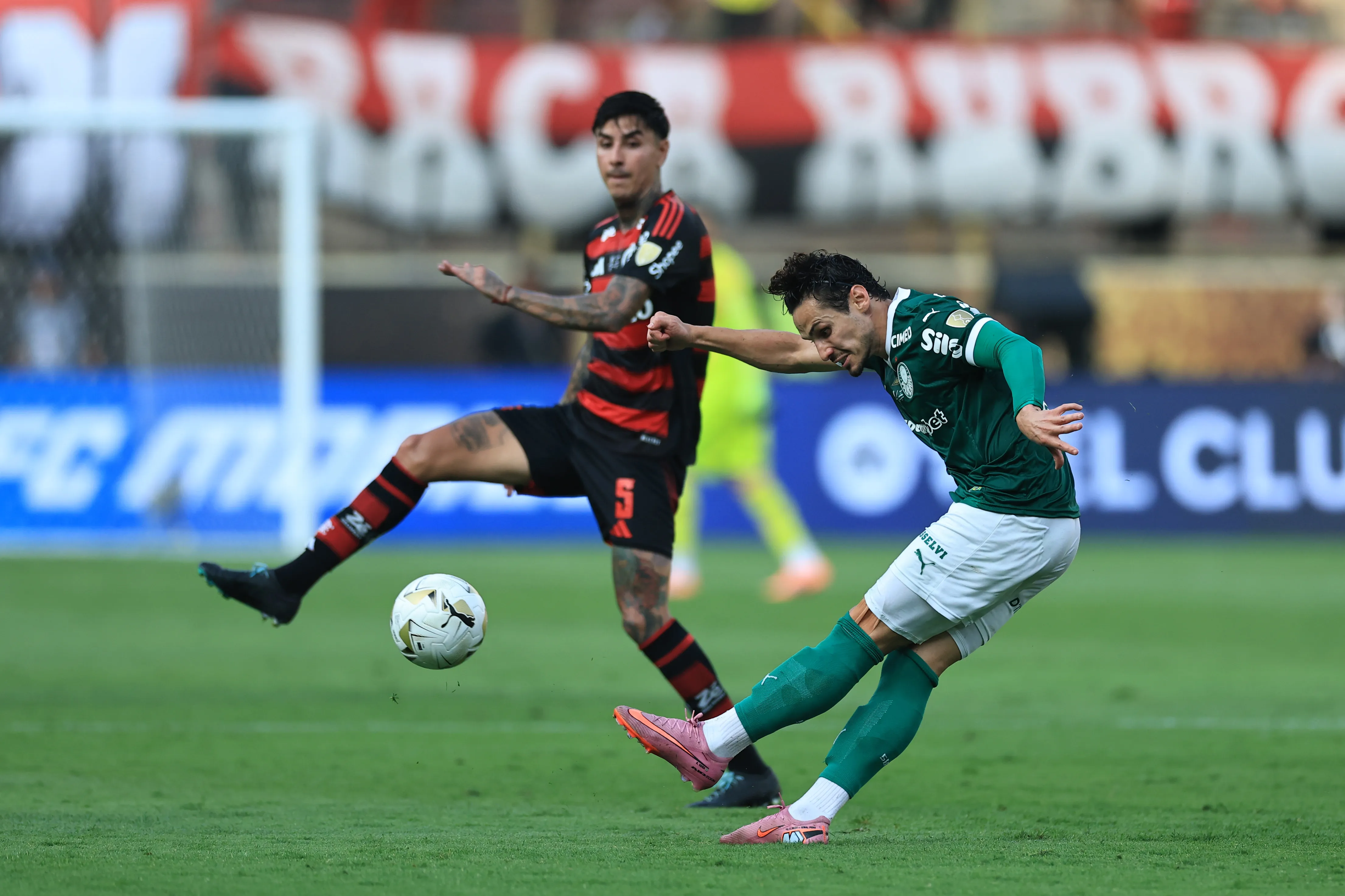 Pulgar em campo pelo Flamengo. Foto: Buda Mendes/Getty Images