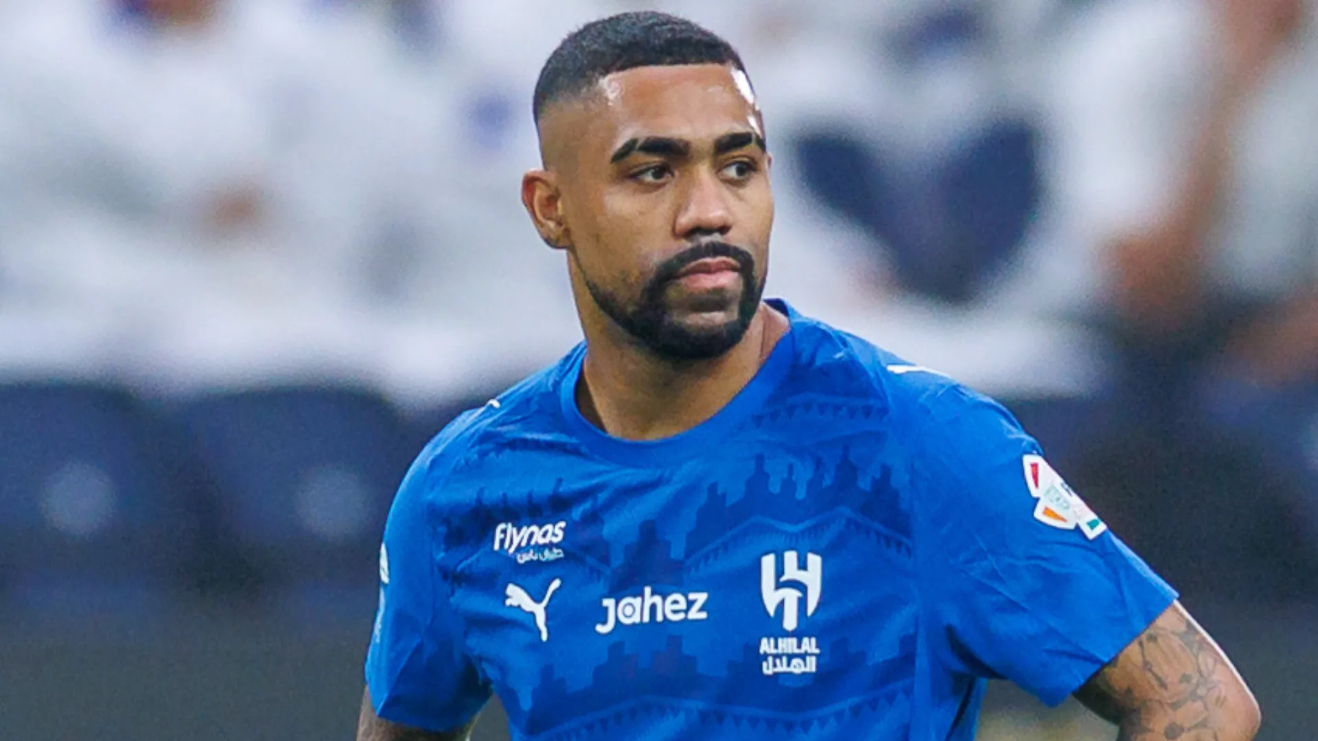 Malcom aparece focado durante um jogo pelo Al-Hilal