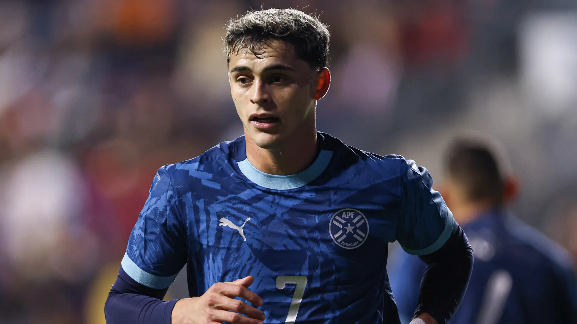 Ramón Sosa corre em jogo da Seleção