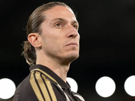 Filipe Luís é o plano B do Benfica após problemas com Marco Silva